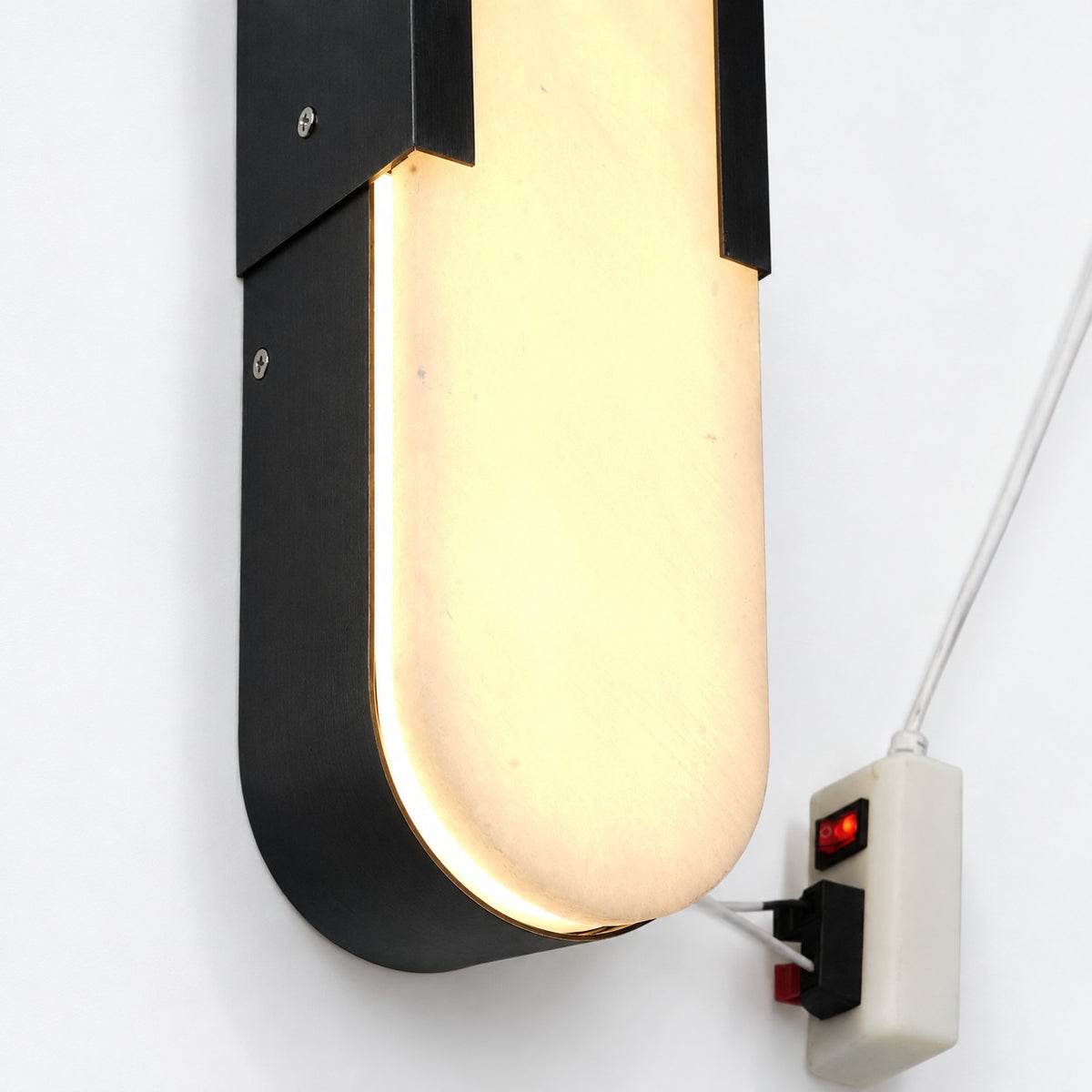 Sovari Vertical Diffuser Wall Sconce